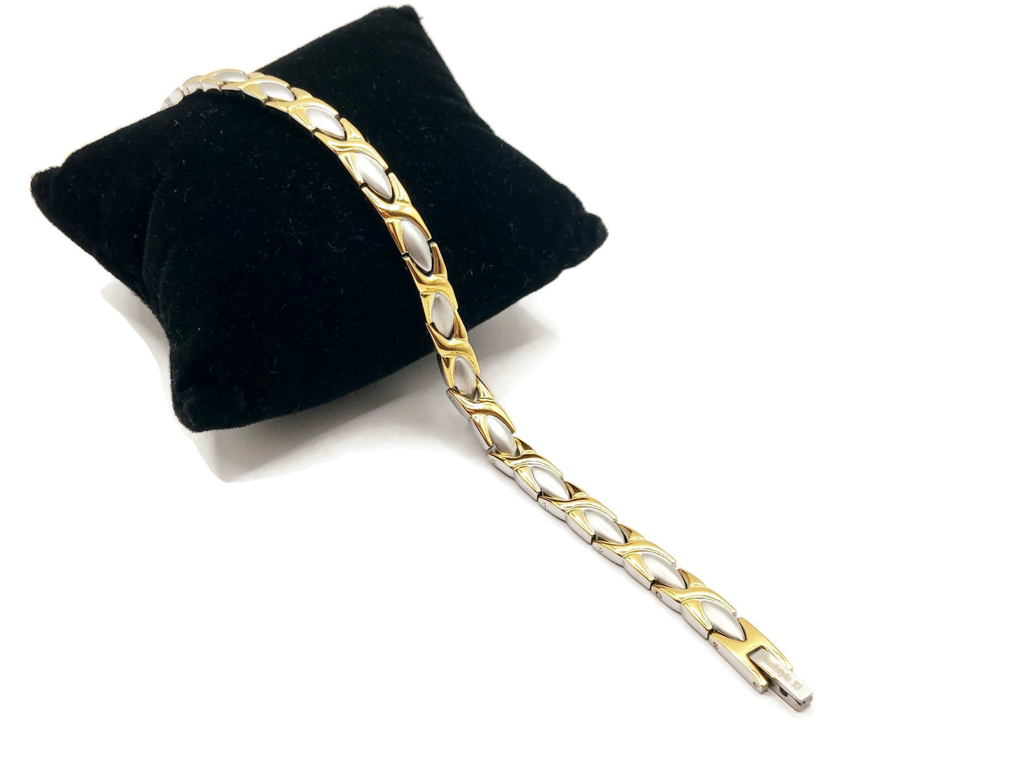 Elegant Women's Biomagnetic Braided Bracelet with silver/gold In Stainless Steel Steelstyle33