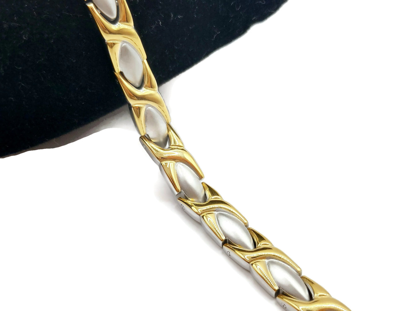Elegant Women's Biomagnetic Braided Bracelet with silver/gold In Stainless Steel Steelstyle33