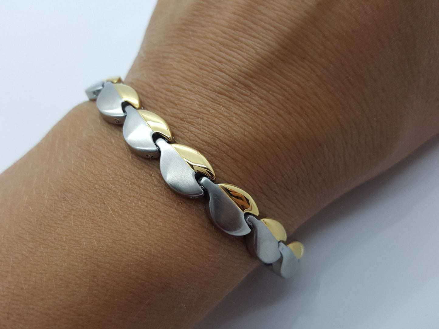 LADIE'S ELEGANT BIO MAGNETIC BRACELET STAINLESS STEEL 5 in 1 SILVER/GOLD W515 Unbranded