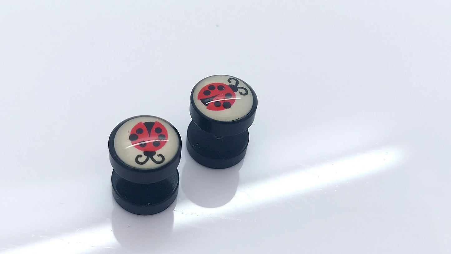 PAIR OF 9MM BLACK UNISEX FAKE EAR PLUGS STAINLESS STEEL LOGO STUD BODY PIERCING steelstyle33