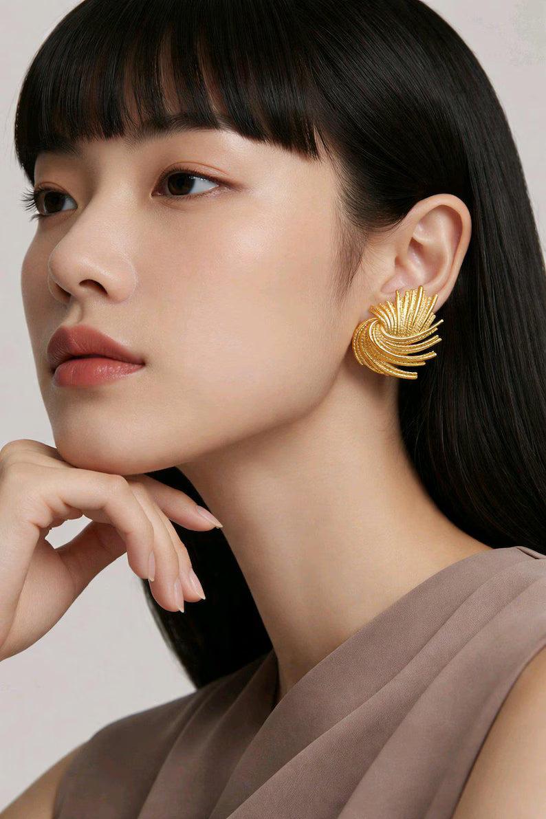 Elegant 18k Gold-Plated Waterproof Stainless Steel Earrings: Trendy Fashion Accessory